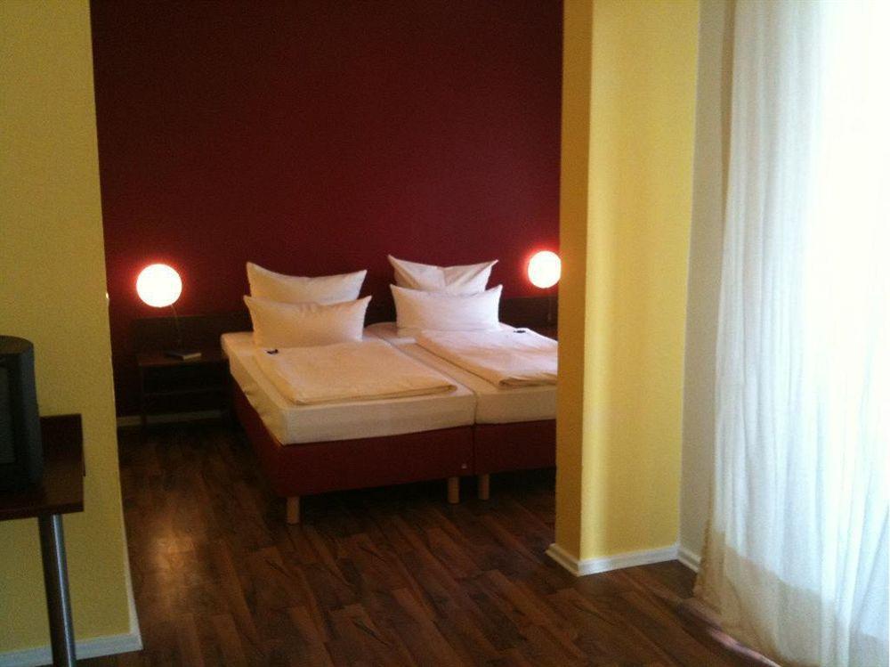 Alecsa Hotel Am Olympiastadion Берлин Экстерьер фото