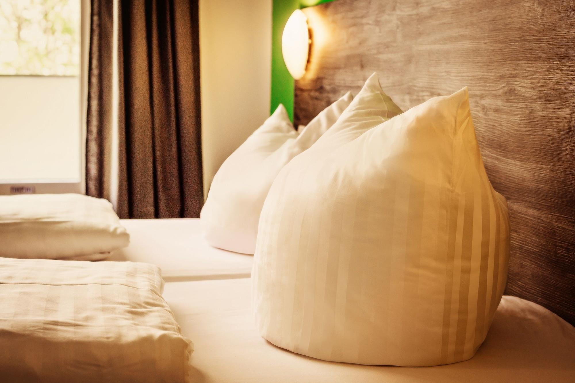 Alecsa Hotel Am Olympiastadion Берлин Экстерьер фото