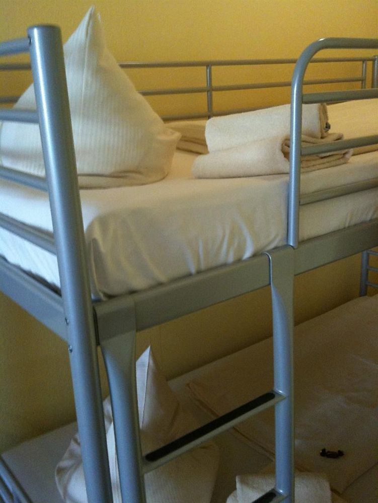 Alecsa Hotel Am Olympiastadion Берлин Экстерьер фото